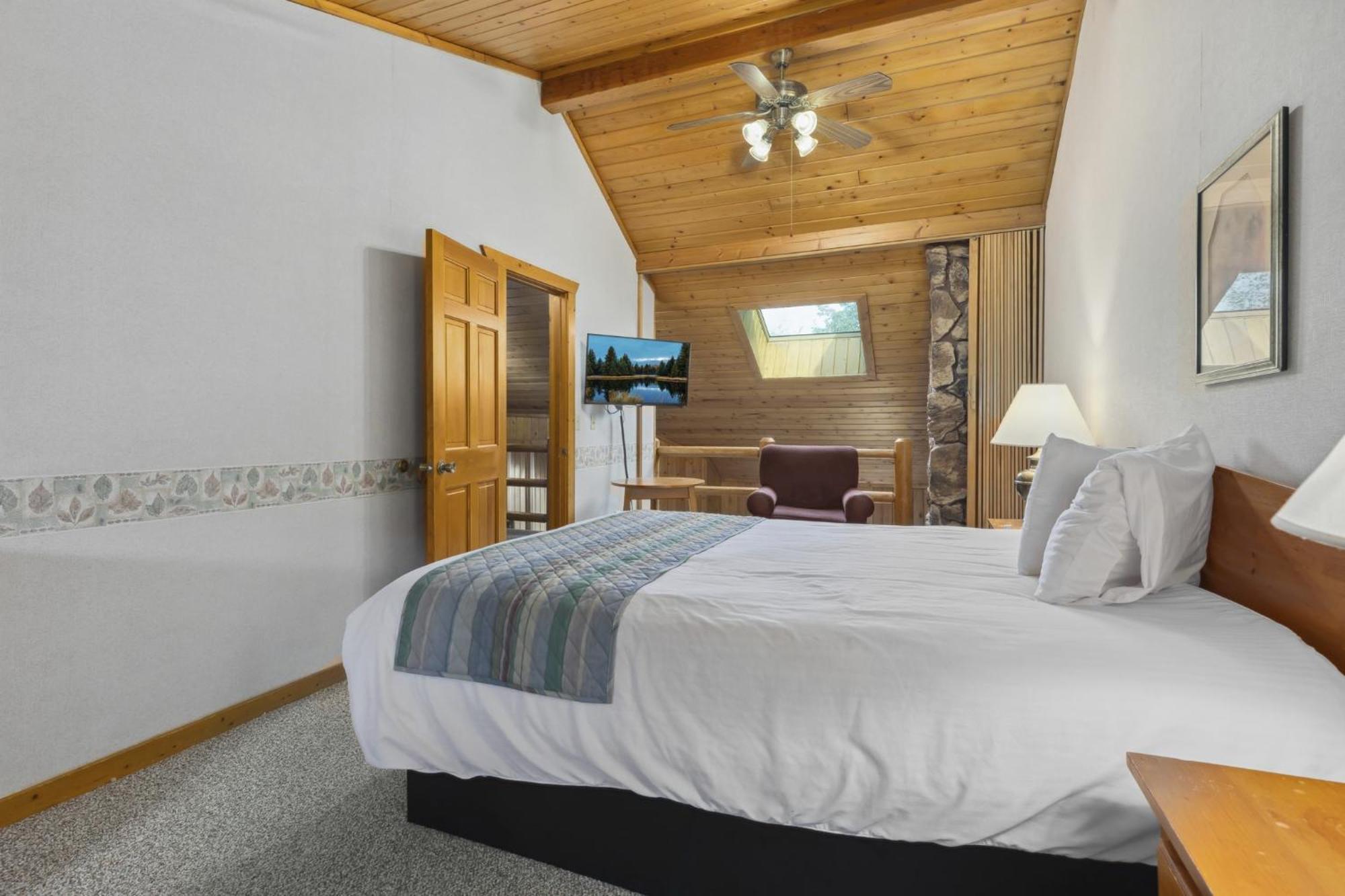 The Lodges At Breezy Point Exterior photo